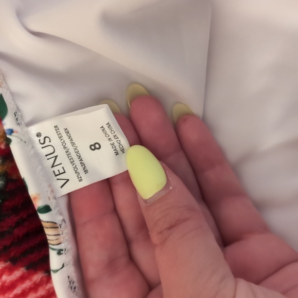 👙 Venus Swimsuit - Picture 3 of 3